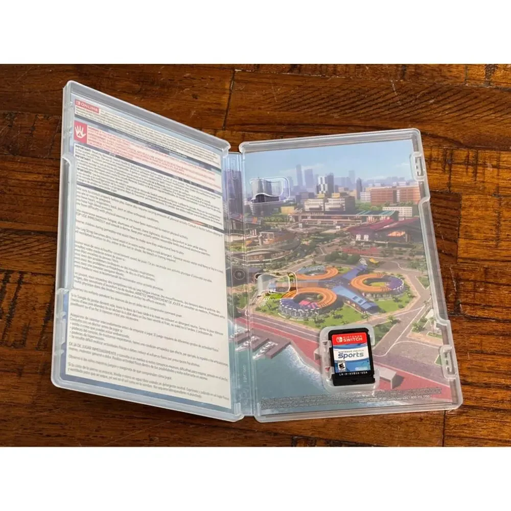 Nintendo Switch Sports (Nintendo Switch, 2022) - With case and leg strap